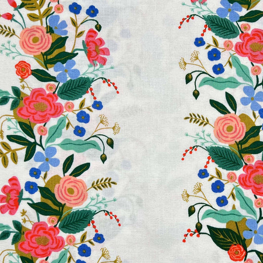 Tessuto a fantasia con ghirlande di fiori verticali su fondo bianco